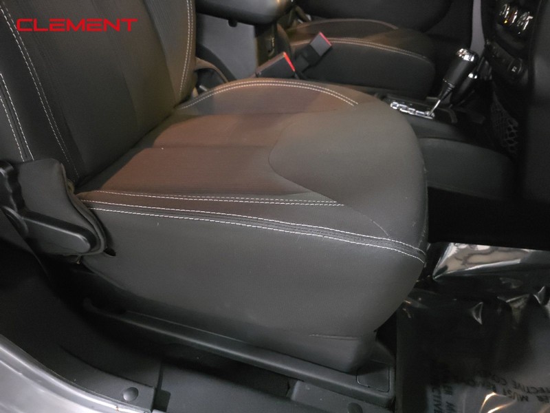 Jeep Wrangler Vehicle Image 23