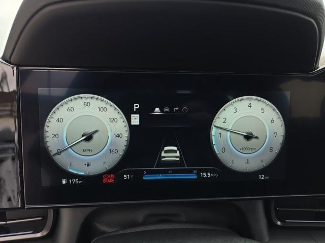 Hyundai Elantra Vehicle Image 13