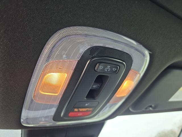 Hyundai Elantra Vehicle Image 21