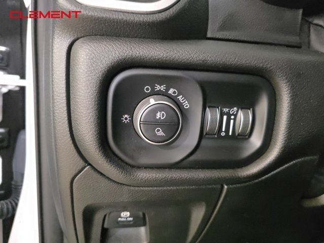 Ram 1500 Vehicle Image 12