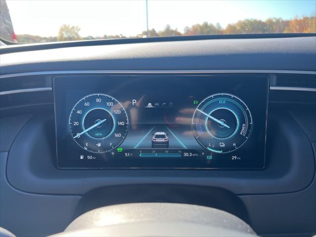 Hyundai Tucson Hybrid Vehicle Full-screen Gallery Image 16