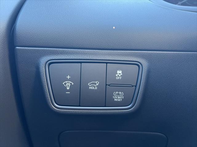 Hyundai Tucson Hybrid Vehicle Full-screen Gallery Image 17