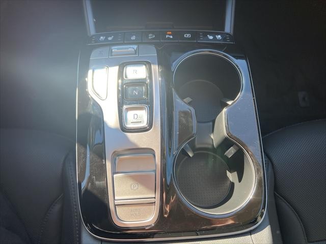 Hyundai Tucson Hybrid Vehicle Full-screen Gallery Image 21