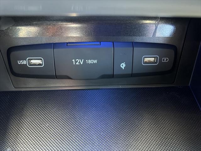 Hyundai Tucson Hybrid Vehicle Full-screen Gallery Image 22