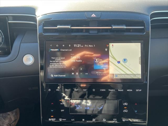 Hyundai Tucson Hybrid Vehicle Full-screen Gallery Image 23