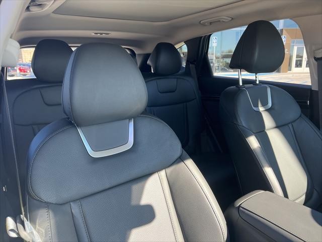 Hyundai Tucson Hybrid Vehicle Full-screen Gallery Image 31