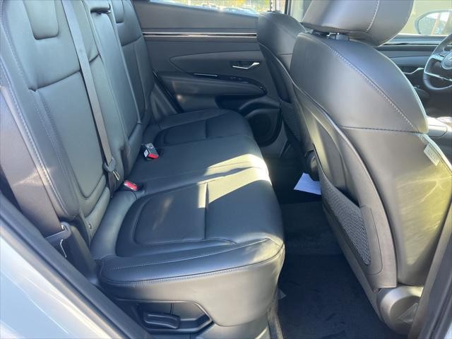 Hyundai Tucson Hybrid Vehicle Full-screen Gallery Image 33