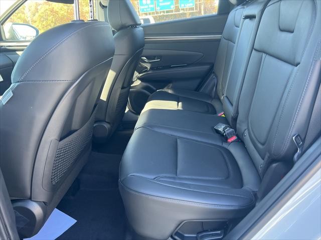 Hyundai Tucson Hybrid Vehicle Full-screen Gallery Image 37