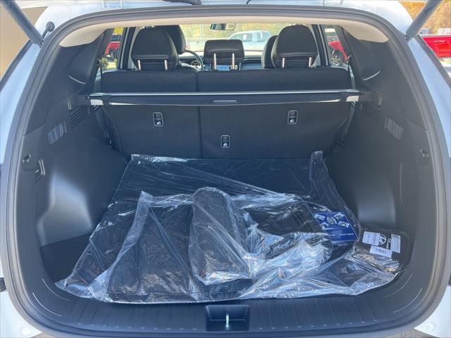 Hyundai Tucson Hybrid Vehicle Full-screen Gallery Image 39