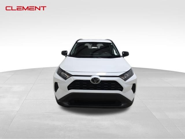 Toyota RAV4 Vehicle Image 02