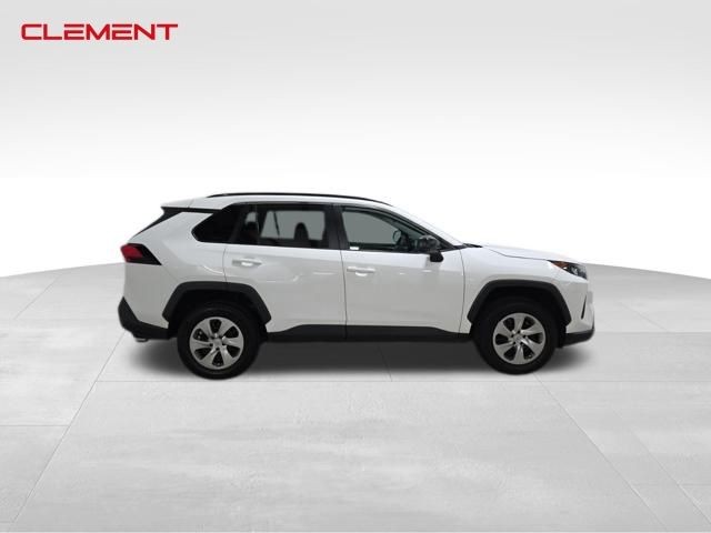 Toyota RAV4 Vehicle Image 05