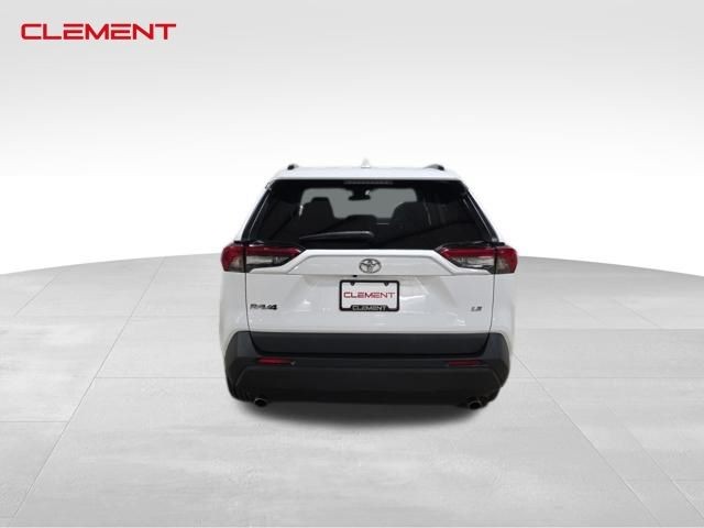 Toyota RAV4 Vehicle Image 07