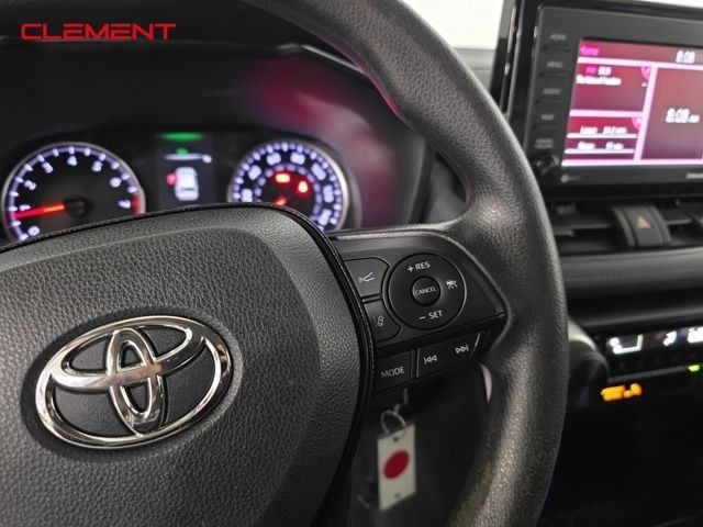 Toyota RAV4 Vehicle Image 12