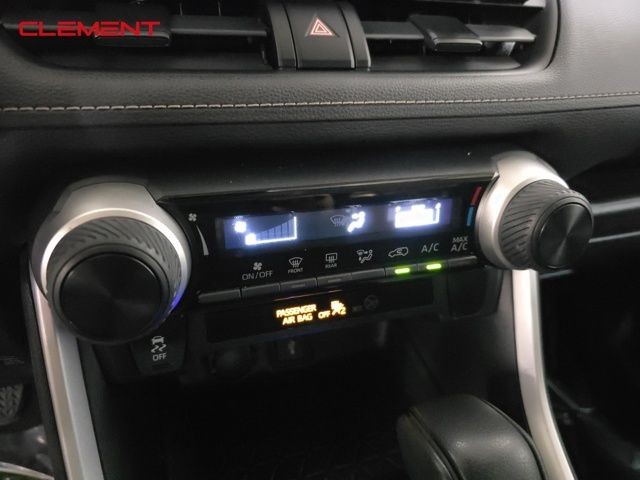 Toyota RAV4 Vehicle Image 17