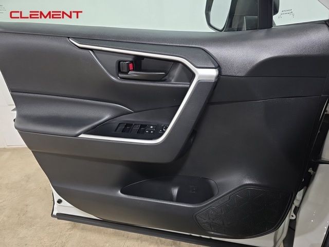Toyota RAV4 Vehicle Image 20