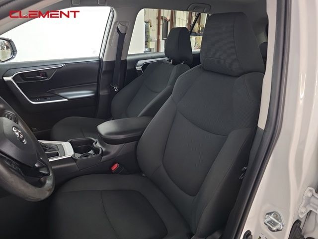 Toyota RAV4 Vehicle Image 22