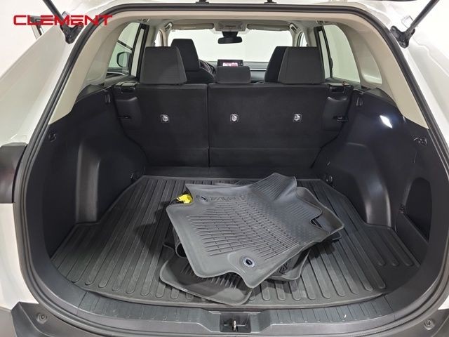 Toyota RAV4 Vehicle Image 26