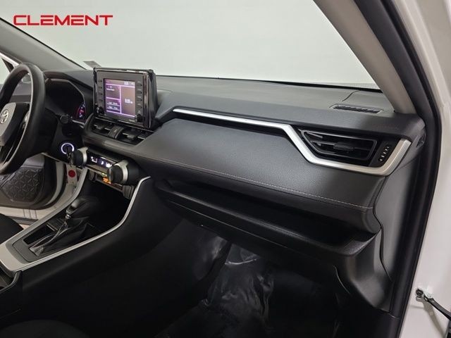 Toyota RAV4 Vehicle Image 28