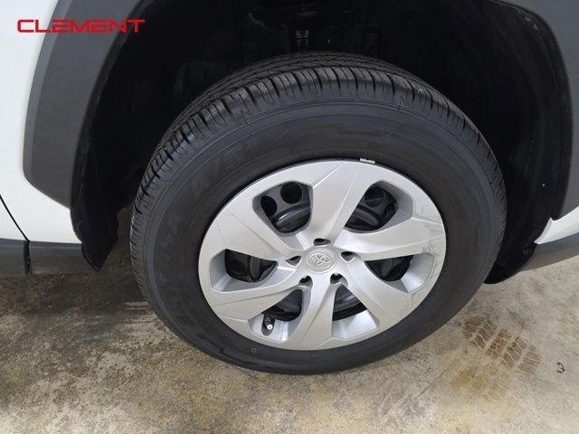 Toyota RAV4 Vehicle Image 30
