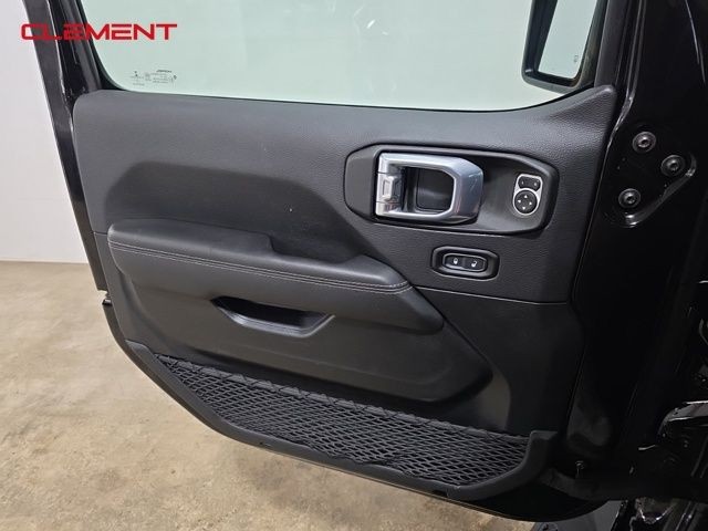 Jeep Gladiator Vehicle Image 12