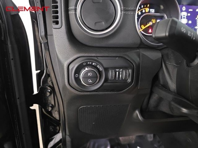 Jeep Gladiator Vehicle Image 14