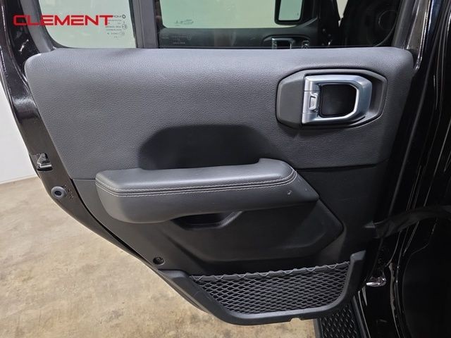 Jeep Gladiator Vehicle Image 25