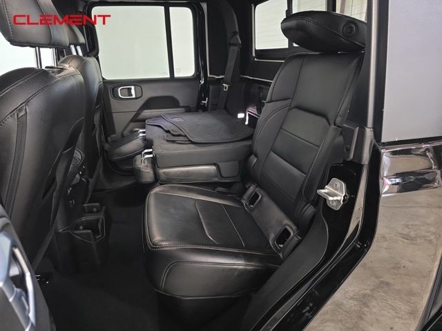 Jeep Gladiator Vehicle Image 26