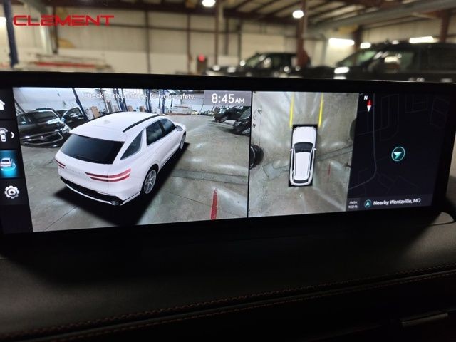 Genesis GV70 Vehicle Image 17