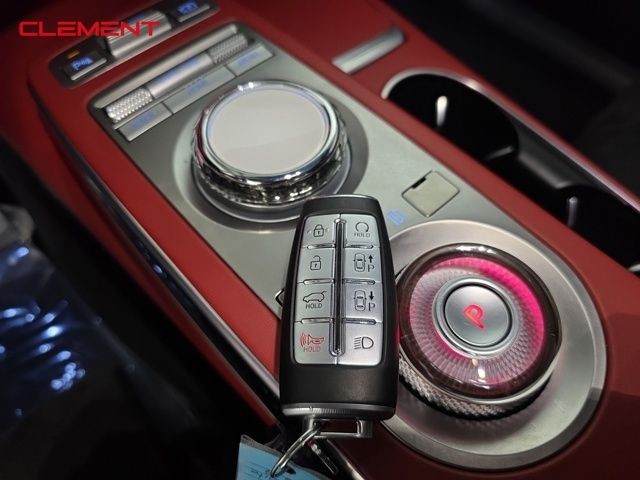 Genesis GV70 Vehicle Image 22