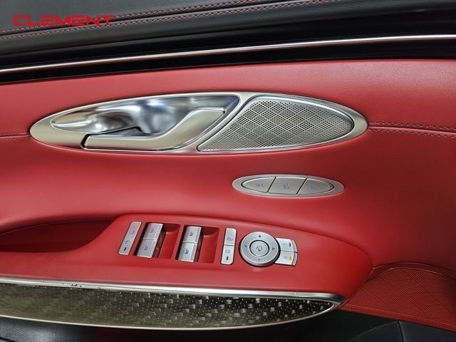 Genesis GV70 Vehicle Image 25