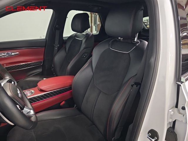 Genesis GV70 Vehicle Image 29