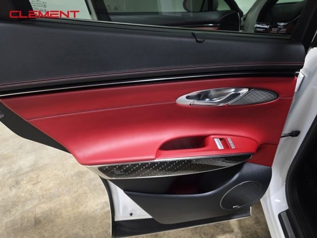 Genesis GV70 Vehicle Image 30