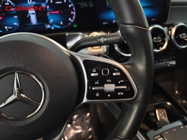 Mercedes-Benz GLB Vehicle Image 12