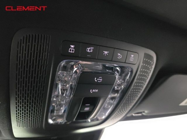 Mercedes-Benz GLB Vehicle Image 23
