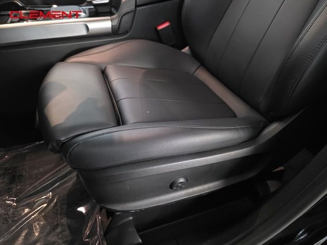 Mercedes-Benz GLB Vehicle Image 29
