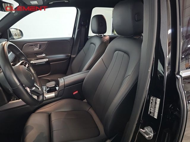 Mercedes-Benz GLB Vehicle Image 30