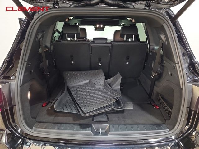 Mercedes-Benz GLB Vehicle Image 35