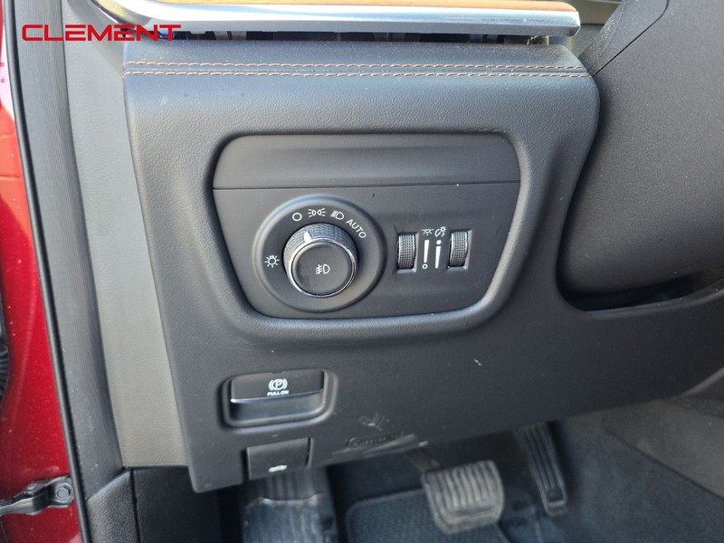 Jeep Grand Cherokee L Vehicle Image 10