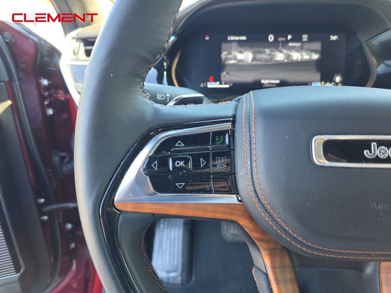 Jeep Grand Cherokee L Vehicle Image 11