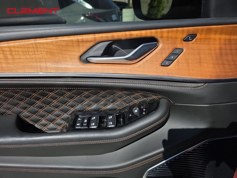 Jeep Grand Cherokee L Vehicle Image 22