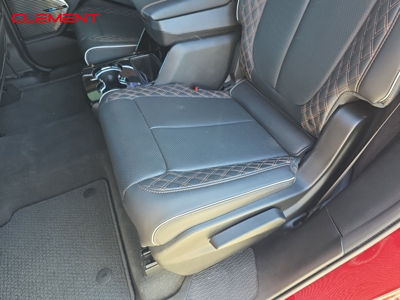 Jeep Grand Cherokee L Vehicle Image 27
