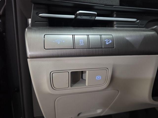 Hyundai Kona Vehicle Image 10