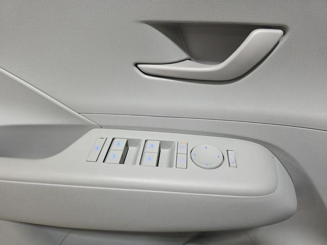 Hyundai Kona Vehicle Image 22