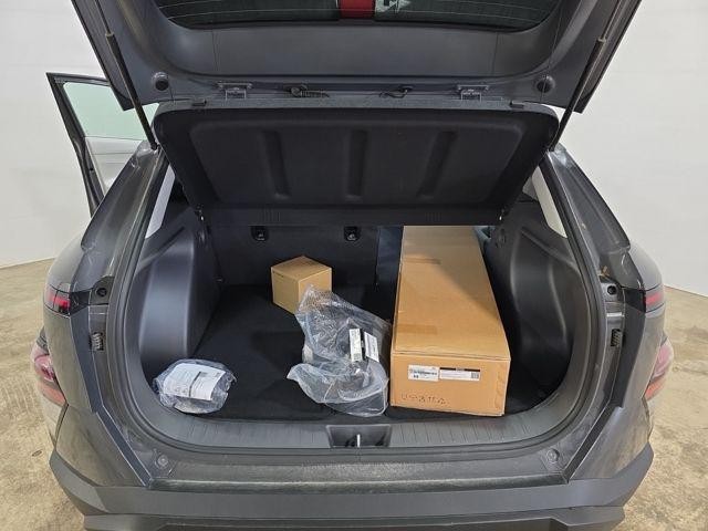 Hyundai Kona Vehicle Image 30
