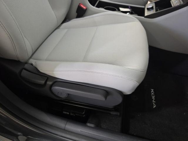 Hyundai Kona Vehicle Image 31