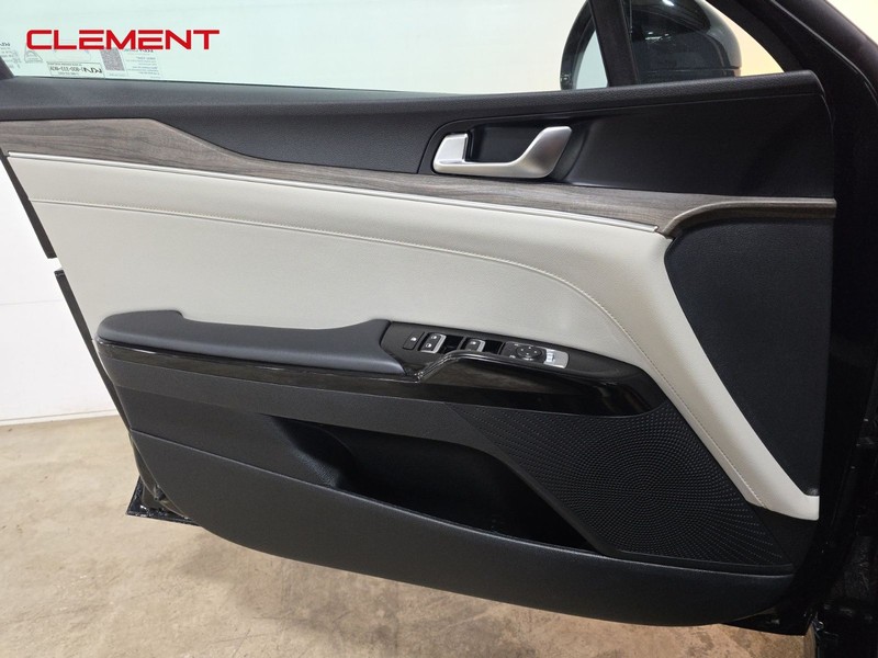 Kia K5 Vehicle Image 27