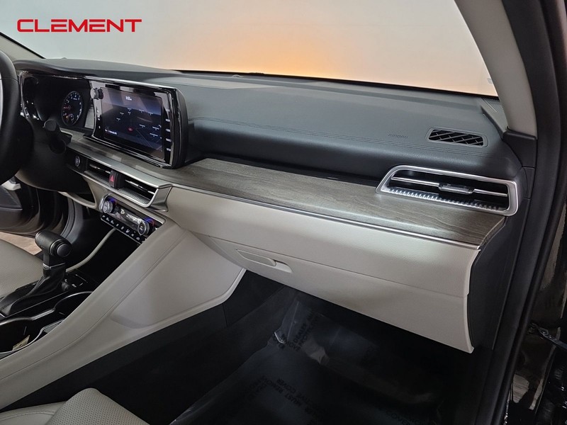 Kia K5 Vehicle Image 35