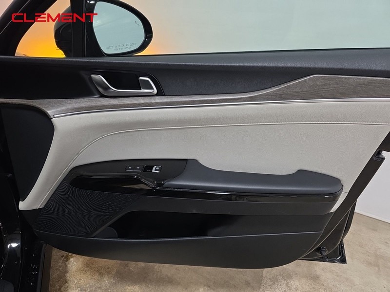 Kia K5 Vehicle Image 36