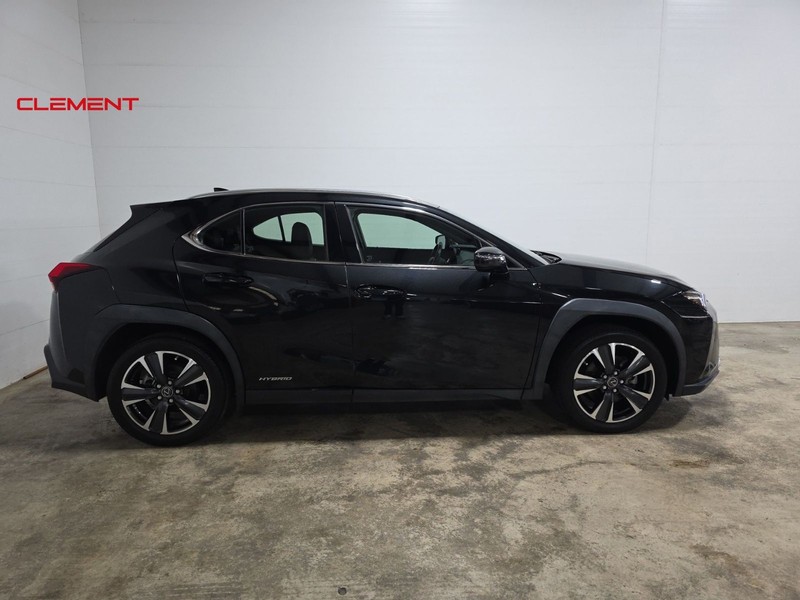 Lexus UX Vehicle Image 05