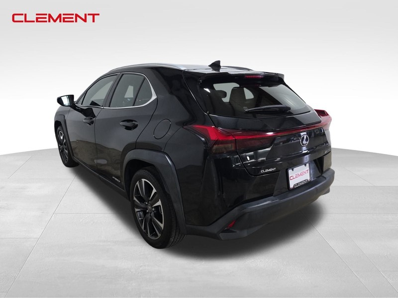 Lexus UX Vehicle Image 10